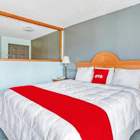 Oyo Townhouse Tulsa Woodland Hills Hotel Екстериор снимка