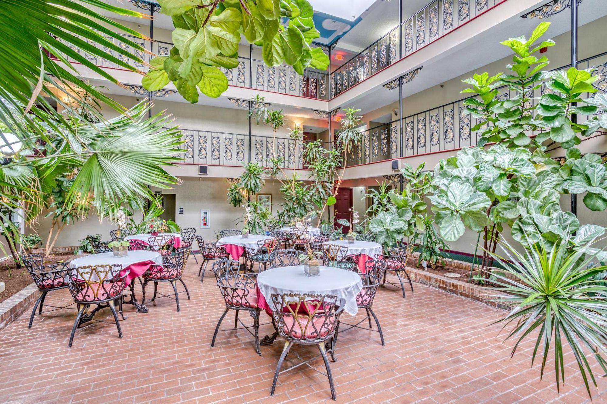 Oyo Townhouse Tulsa Woodland Hills Hotel Екстериор снимка