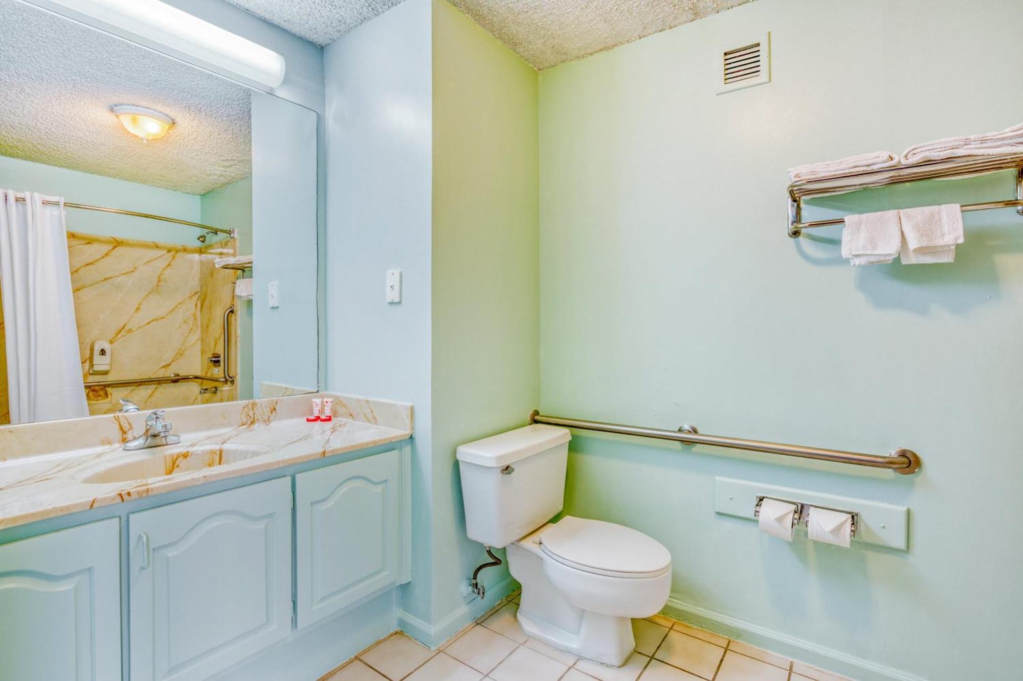 Oyo Townhouse Tulsa Woodland Hills Hotel Екстериор снимка