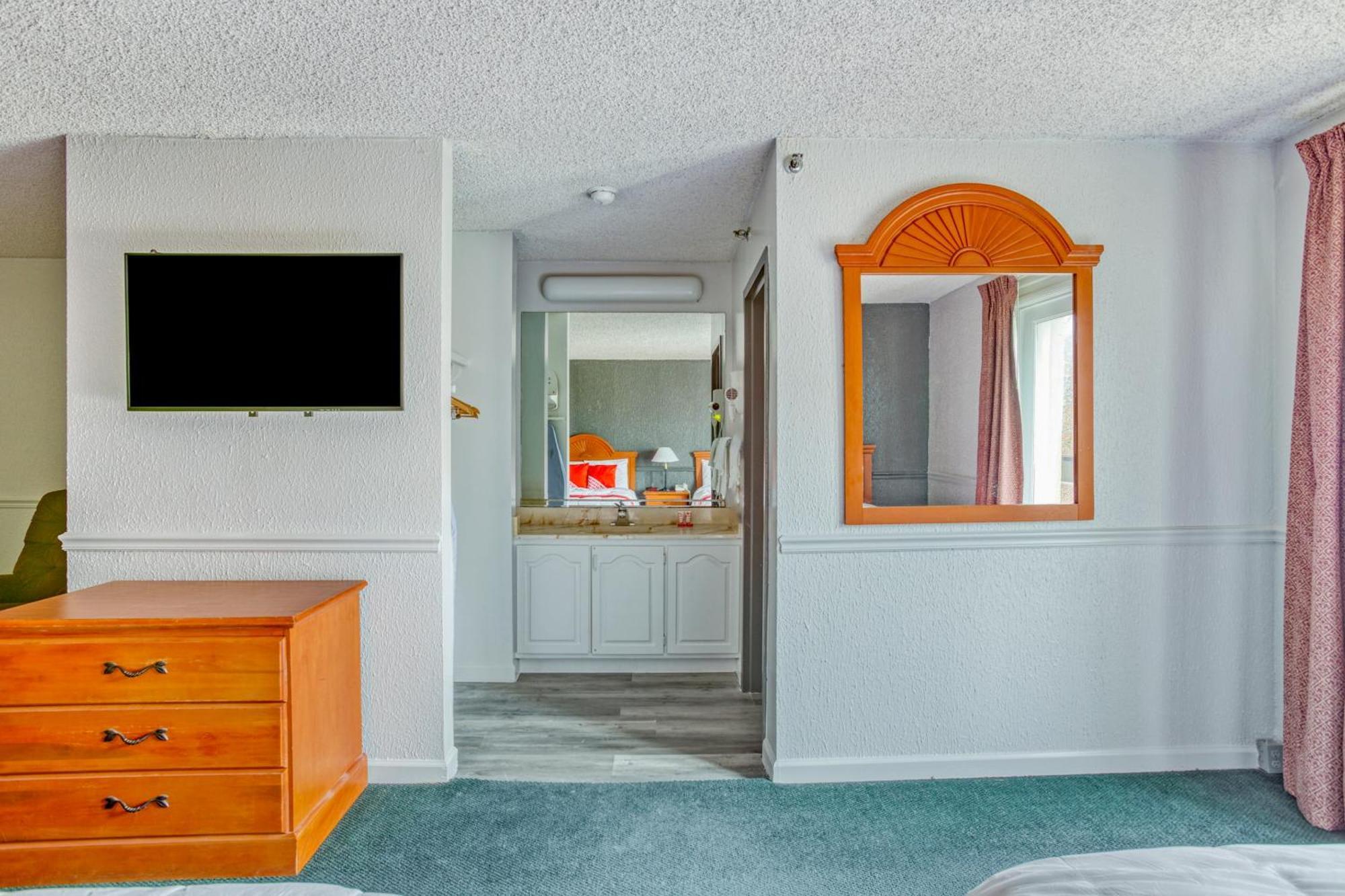 Oyo Townhouse Tulsa Woodland Hills Hotel Екстериор снимка