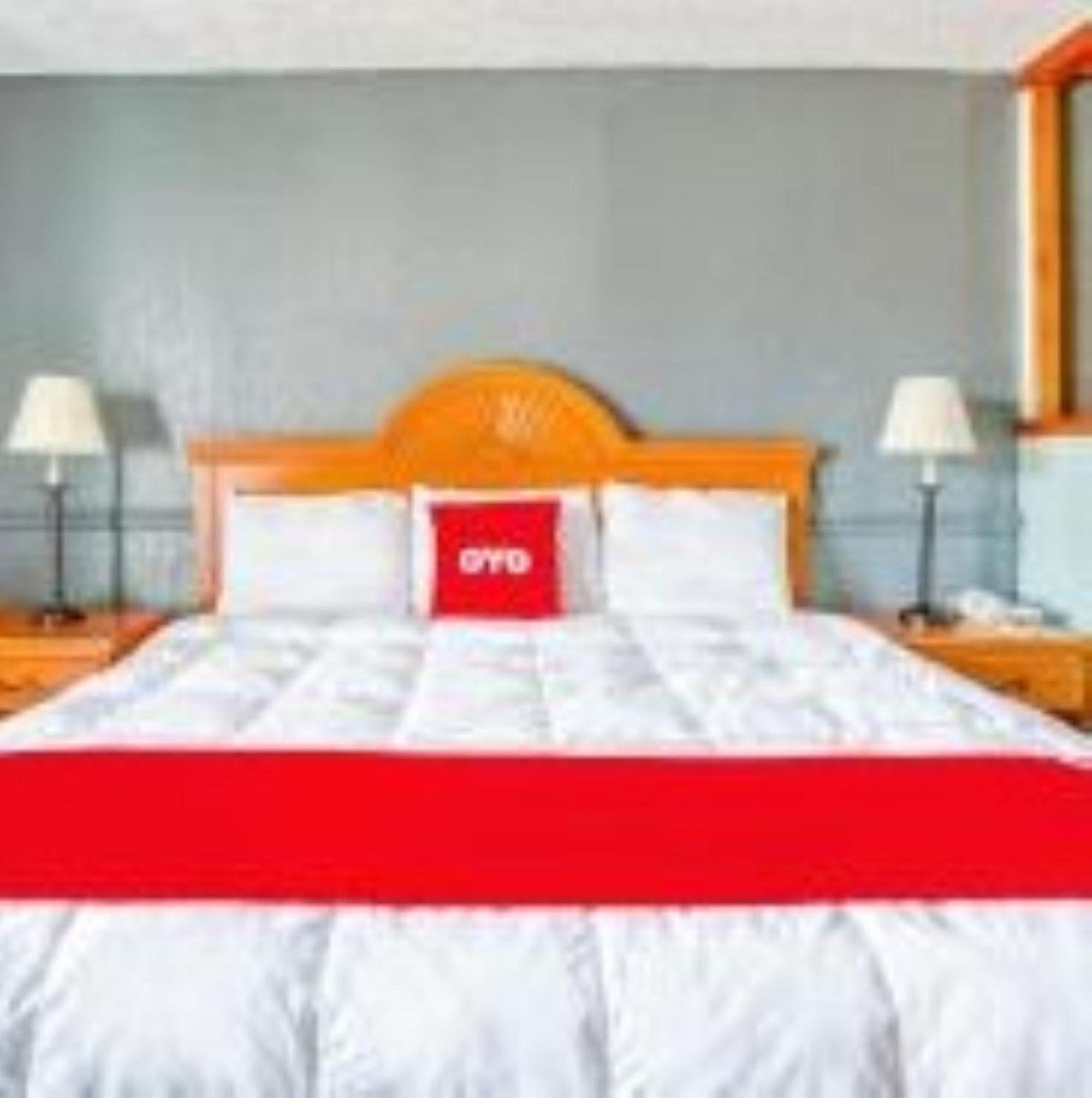 Oyo Townhouse Tulsa Woodland Hills Hotel Екстериор снимка